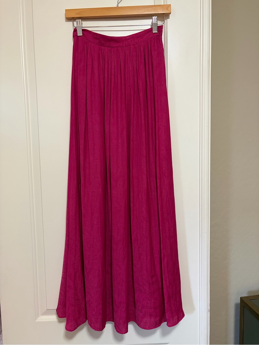 🍓💕Anthropologie Fuchsia Pink Pleated Maxi Skirt💕🍓